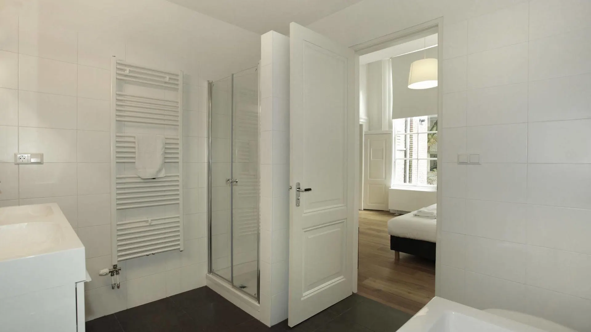 Stayci Serviced Apartments Luther Deluxe The Hague